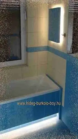 fürdőszoba világos kék szinben